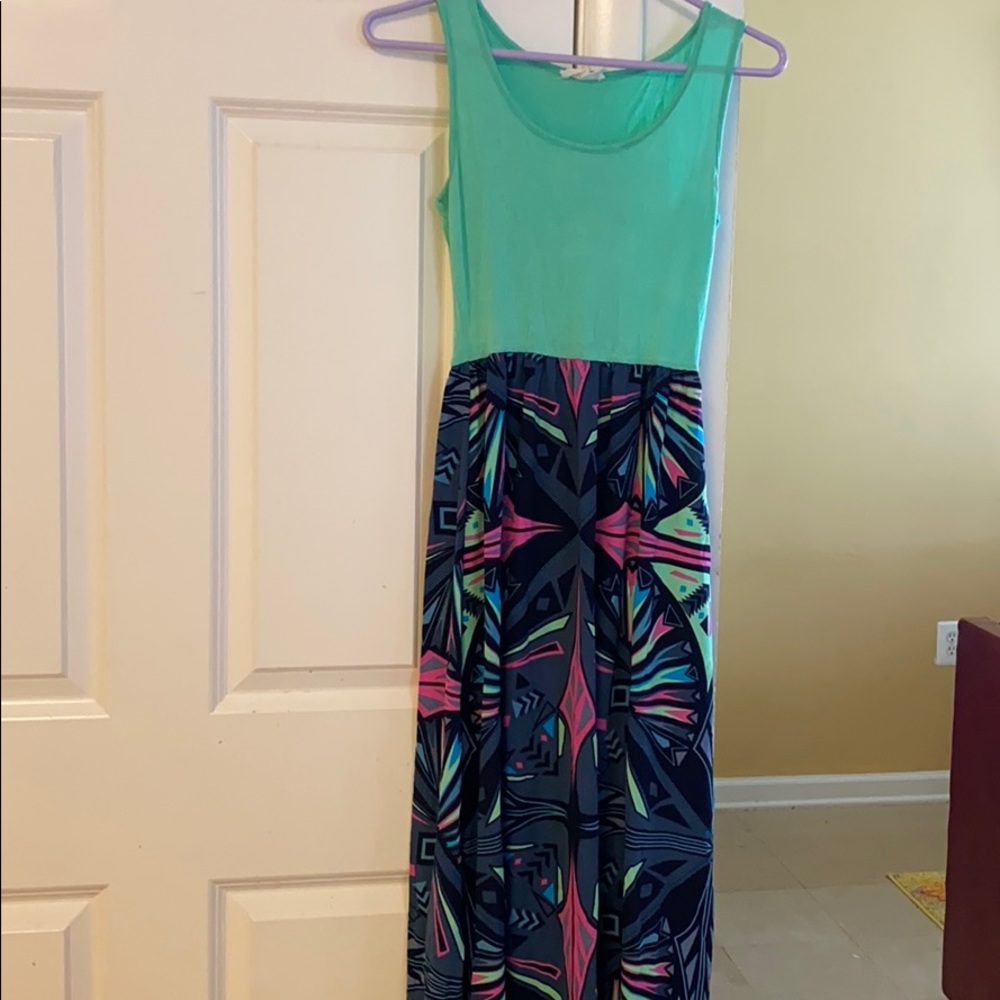Sleeveless maxi dress